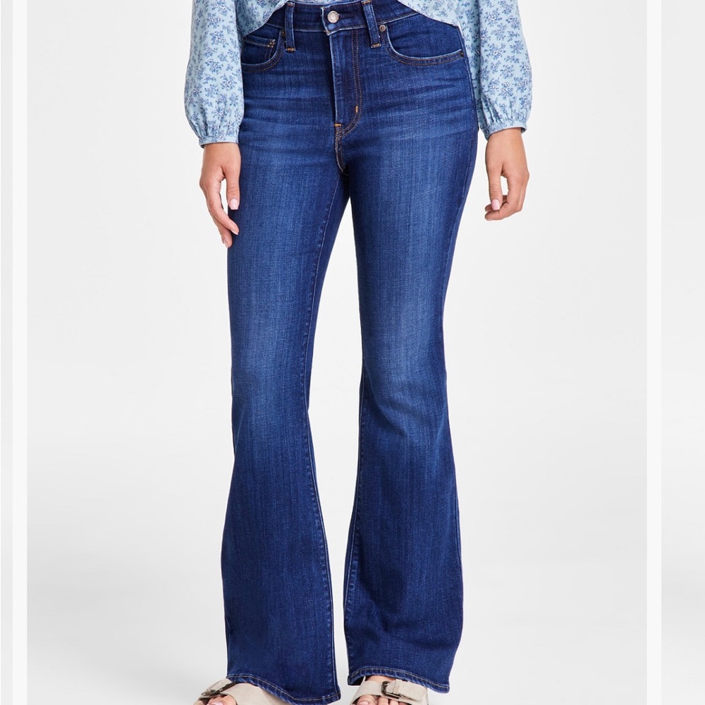 Levi's women 726 High rise Slim Fit Flare Jeans size 31